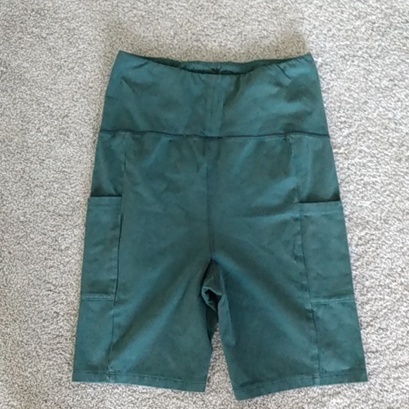 Free people movement × hatch maternity bike/bumuda short length workout shorts. - Picture 4 of 5